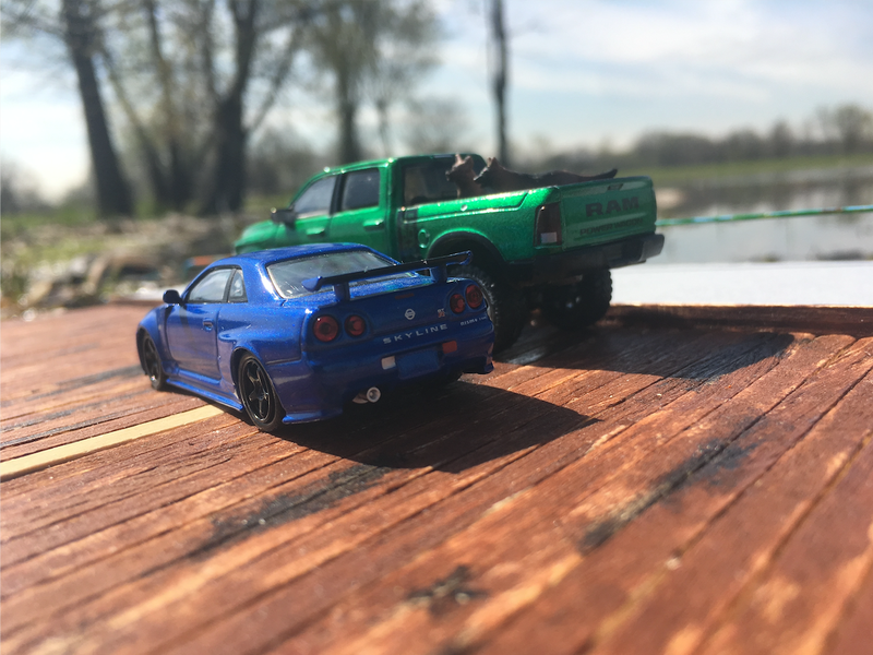 Illustration for article titled A Z Tuned R34 and Pinky & Shadow at The Lake